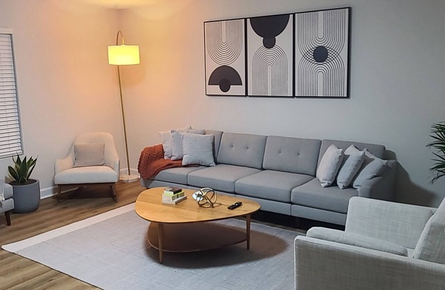 Brand New House <5 min to HPU & Market