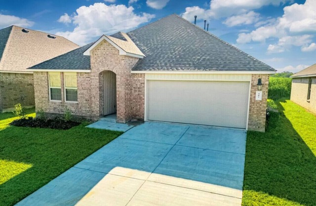 Brand New, Nine Beds, 5 Bedrooms, 3 Bathrooms