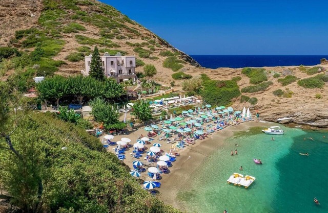 Brand new villa with sea and mountains views!