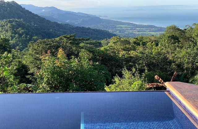 Breathtaking Ocean Views at Sunrise Sunset, 4BD, Pool, Wifi, Fruit Trees, Jungle