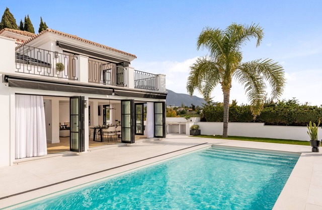 Breathtaking Open Concept 5 Bedroom Luxury Villa