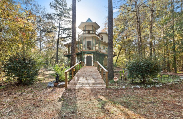 Breathtaking, Wooded River Retreat " Isle Of View"