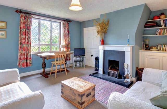 Bridge Cottage - Three Bedroom House, Sleeps 6
