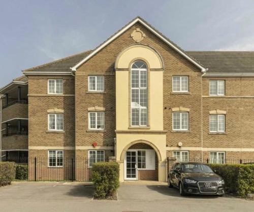 Bright 2-Bedroom Family Flat, Wimbledon