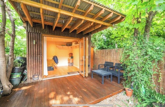 Bright & airy garden flat