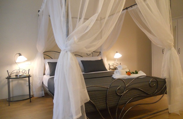Bright and graceful Suite in the heart of Pietrasanta
