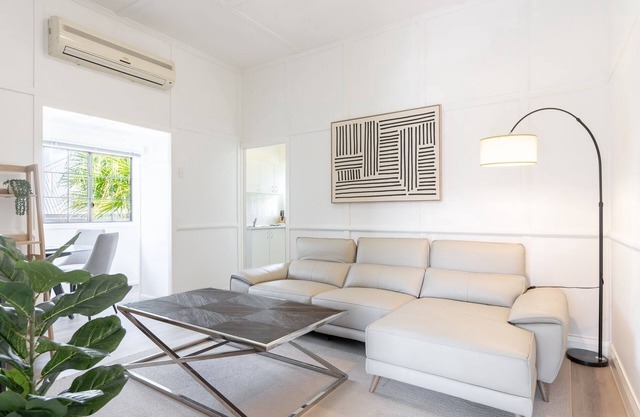 Bright & Cosy 1-Bed 15-Min From CBD