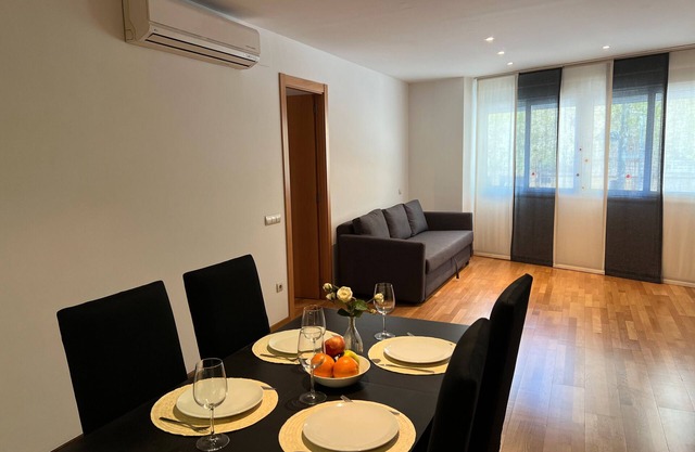 Bright Two-Bedroom Apartment in Maragall