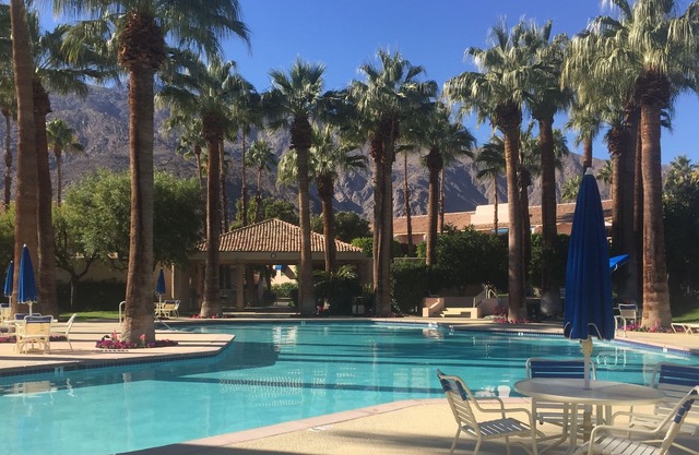 Bright Upper Unit, Amazing condo, best location downtown Palm Springs