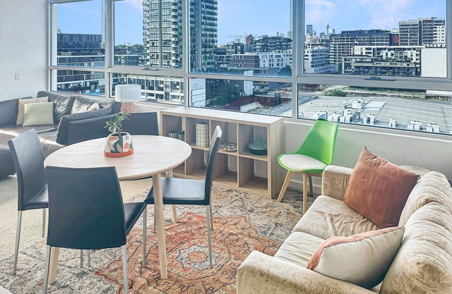Bright Zetland Apartment with CBD Views and Fast Free WiFi