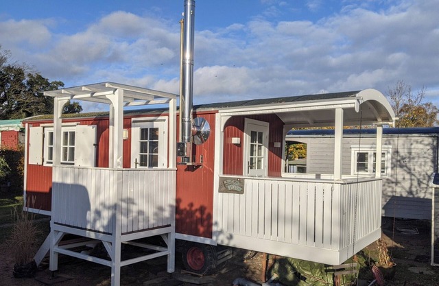 Buena Vista circus caravan, tiny house by the sea, glamping