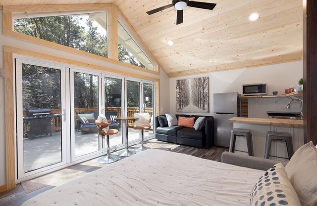 Bugsy’s Inside Out Hideaway|Private|Nature