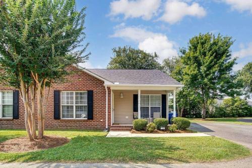 Bulldog Bungalow at Wingate