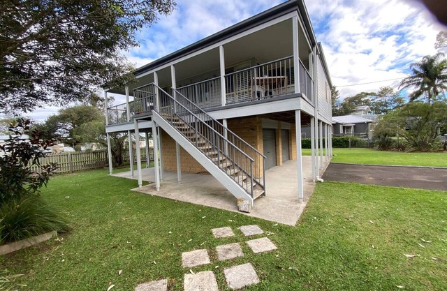 Bungalow by the River - Water views, stones throw from River - Pet-Friendly!