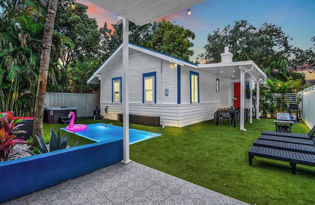 Bungalow House | 6BR pool | Little Havana