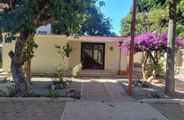 Bungalow in small traditional village, pet friendly (7 minutes from El Tule)