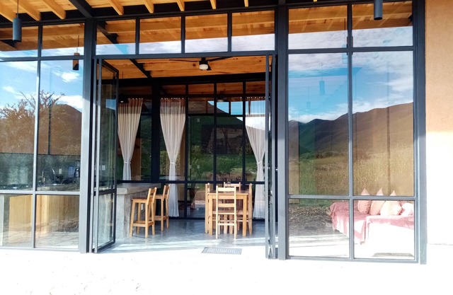 Bungalow at the foot of the mountain 2