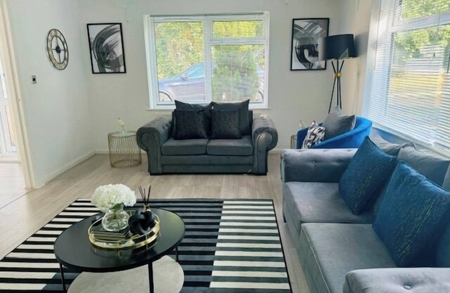 Bungalow - Sleeps 6 - Garden - Wheelchair Access
