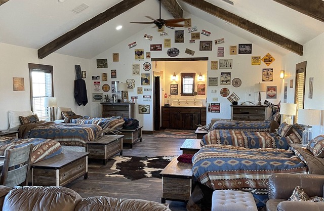 Bunkhouse in Texas ranch country