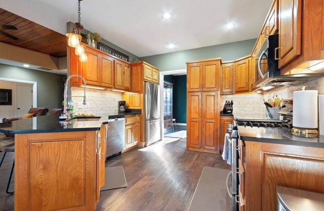 Bur Oak House: Summer Adventures Await Near Frankenmuth!