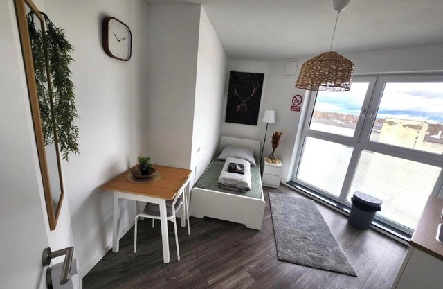 Business apartment with WIFI, elevator& Free parking