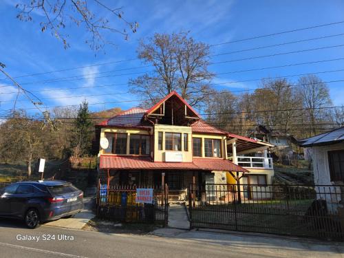 CĂSUȚA DIN ȘIPOT pe Cricovul Dulce