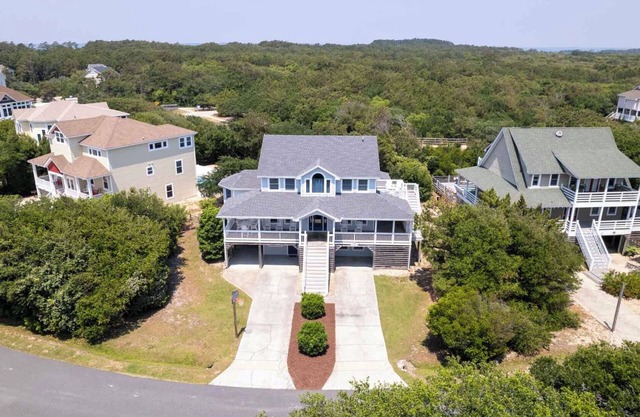 C5058 Close to the Beach! Dogs Ok!Free Pool Heat March through May! Specials!