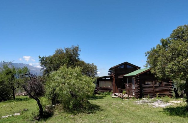 Cabaña de Troncos en la montaña