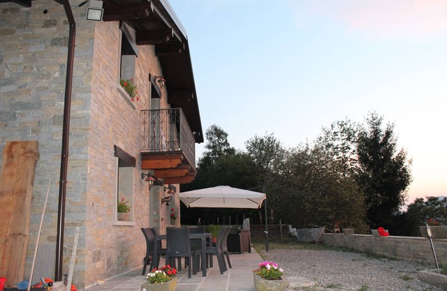 Cabin 'Del Bosco' with Mountain View, Private Terrace and Wi-Fi