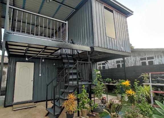 Cabin Roomstay KAK TON