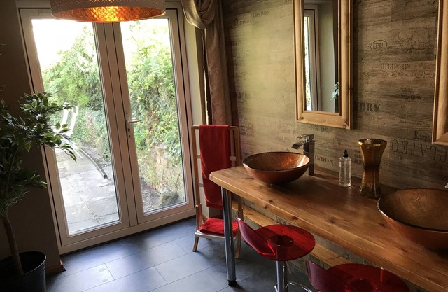 Caernarfon Suite at Inn Cardiff