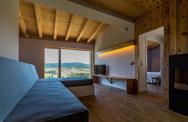 Cal Rossa, Taús 1900 Panoramic Eco-Suites, SPA.