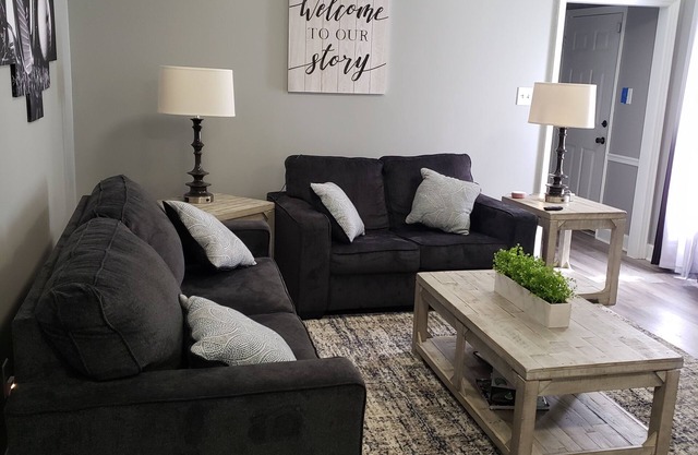 Camdyn's Place. Cozy Comfy 3 Bedroom with 2 Bath
