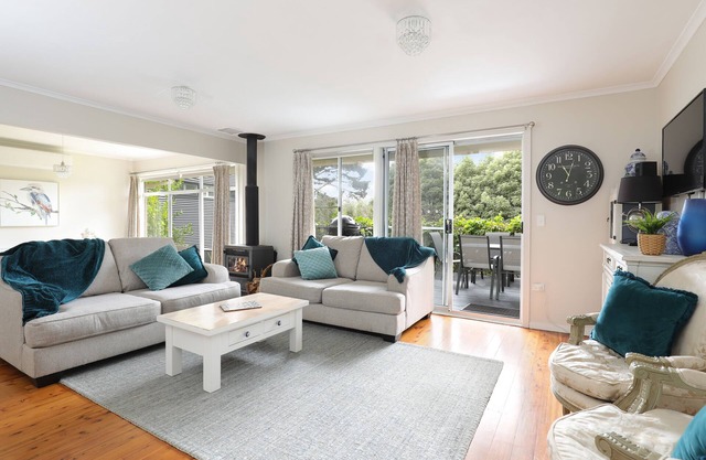 Camellia Cottage. Quiet, Dog Friendly Haven.