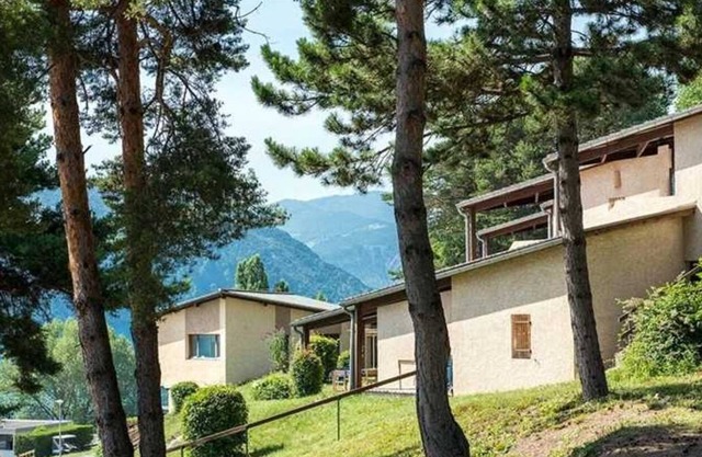 Camping 3 étoiles - Piscine - efbgif