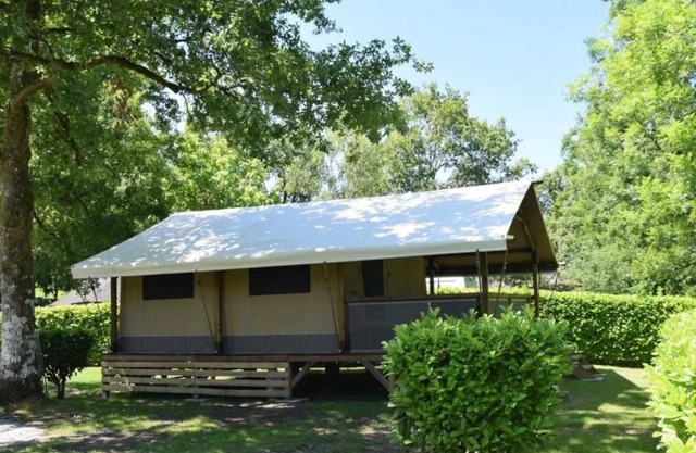 Camping 4 étoiles - Piscine - ccbbdhf