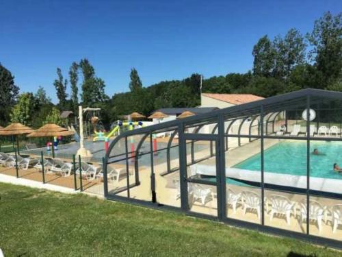 Camping 4 étoiles - Piscine - eehi00