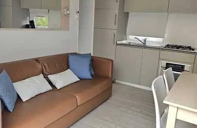Camping - ccbbcab - Two Bedroom Apartment, Sleeps 6