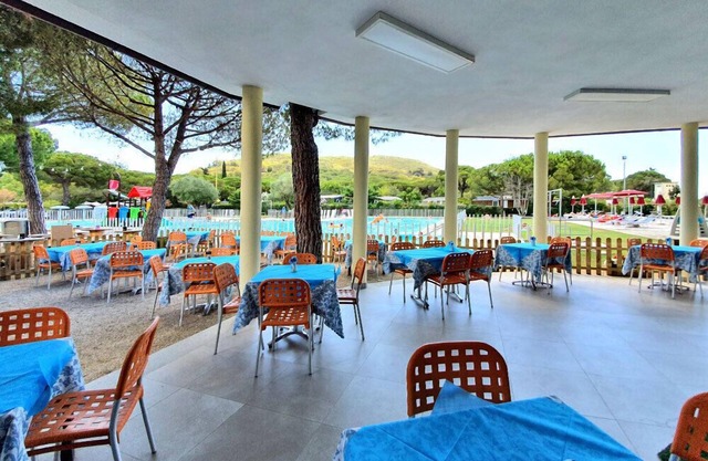 Camping Lacona Pineta
