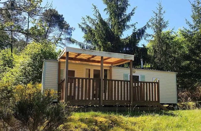 Camping Ushuaïa Villages les Pialades * - Mobilhome 5 - 35m2 with covered terrace/2 bedrooms 5 people