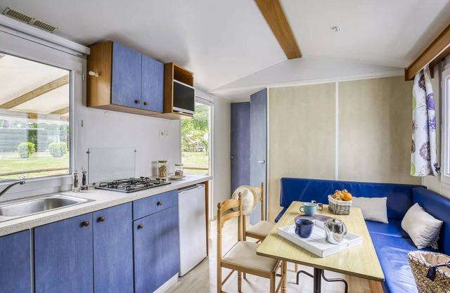 CampingLe Grand Paris* - Comfort mobile home 3 rooms 4 people