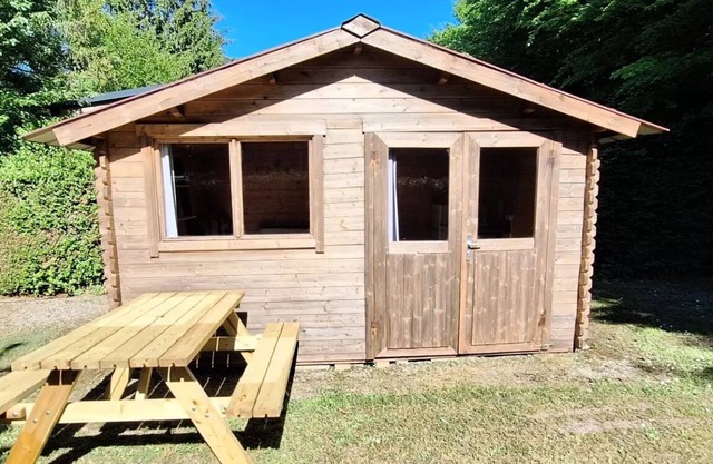 Campsite Flower du Lac de la Seigneurie * - Equipped hut ideal for hikers (no sanitary facilities) 2 people