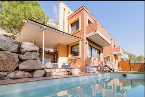Can Camarassa Escapada Relax con Piscina y Jacuzzi