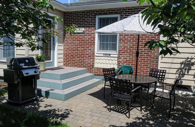 Cape May Peaches, Fully renovated Village Green quad that offers a bright beach atmosphere