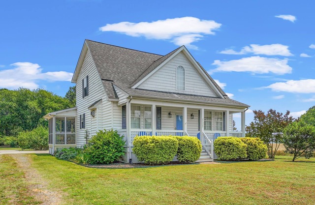 Capeville Cottage - modern comfort close to Cape Charles!