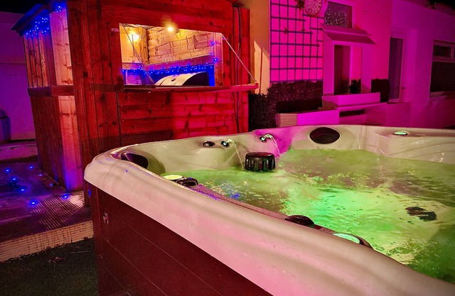 Captivating 4-Bed Hot Tub House in Blackpool