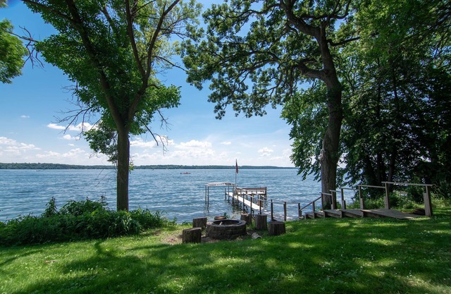 Carter Cottage - Private Lakefront Getaway