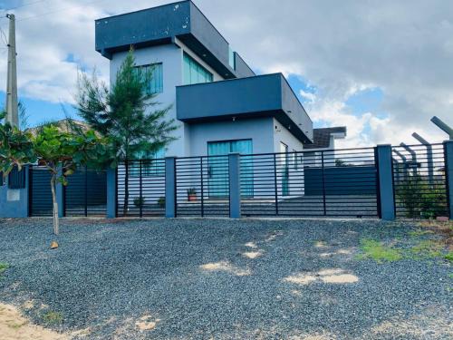 Casa a 100m da praia com Wi-Fi BK9174