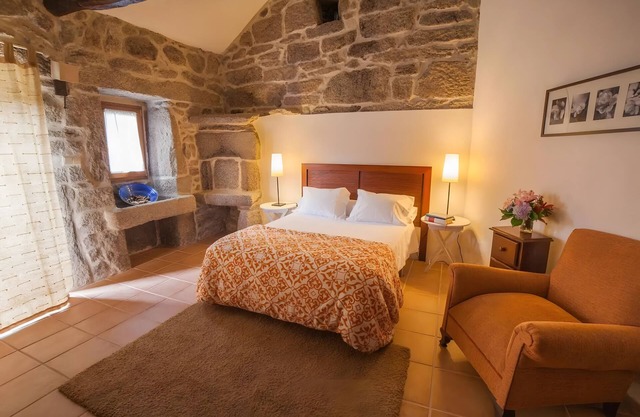 'Casa A Penalba' with Mountain Views and Private Terrace