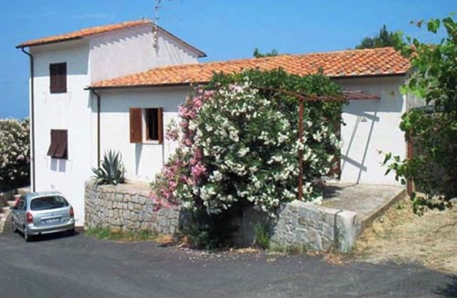 Casa con giardino all'Isola d'Elba con vista mozzafiato sul mare e sul tramonto
